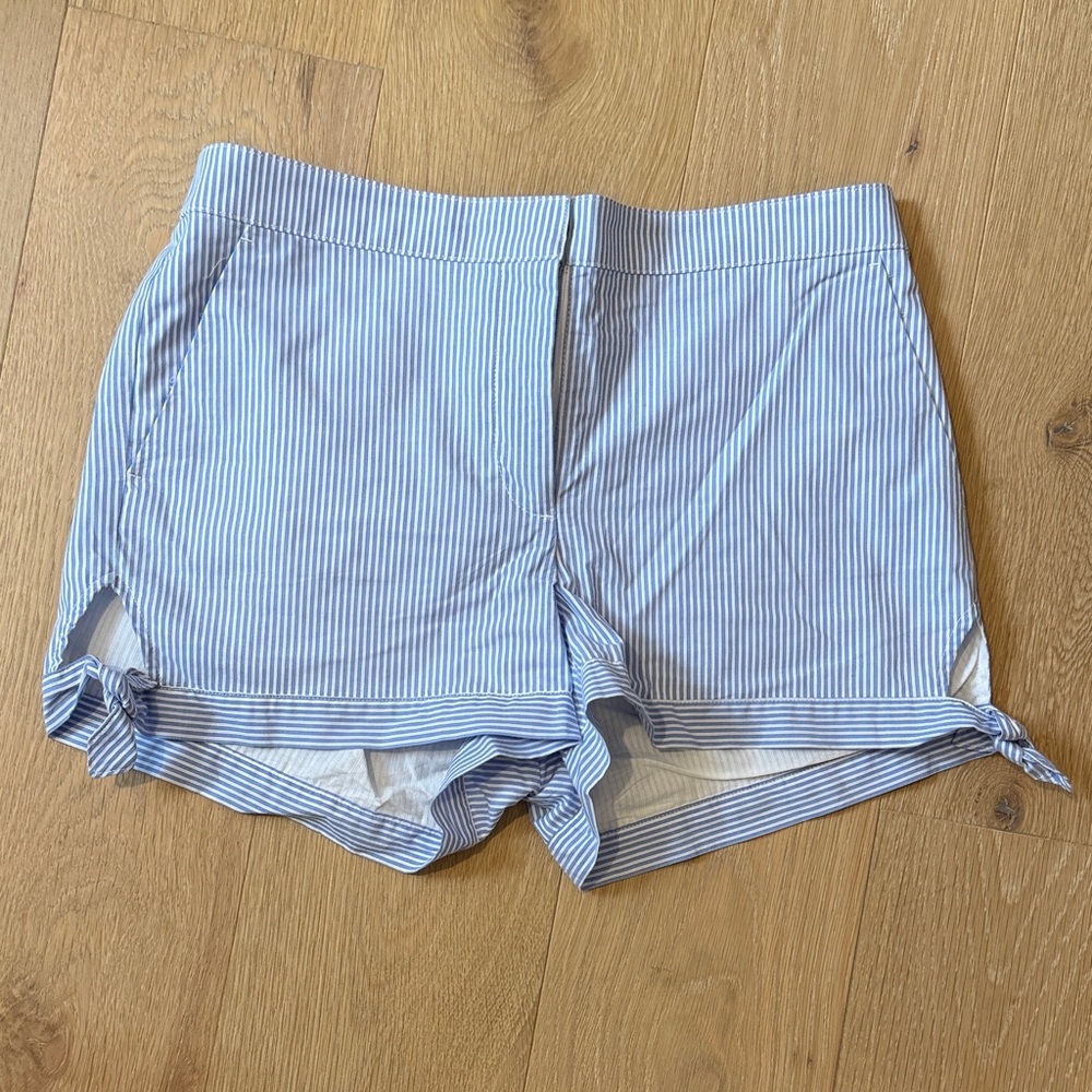LOFT Blue and White Pinstripe Tie-Hem Women’s Shorts size 6